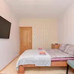 Butas Medziotoju In Old *