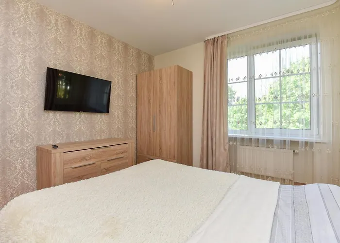 Medziotoju In Old * 팔랑가